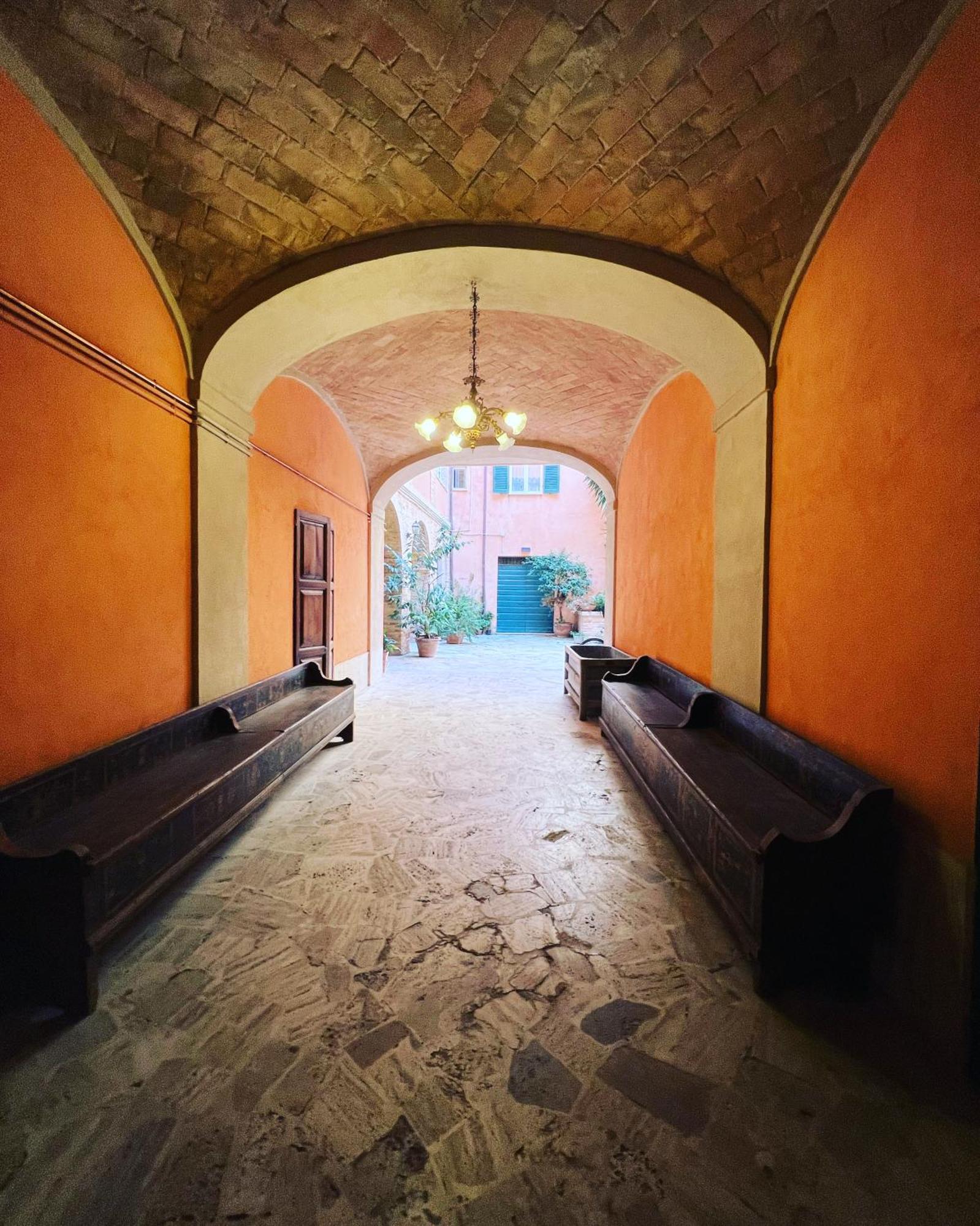 B&B Letterario Palazzo Pistocchi Терамо Экстерьер фото