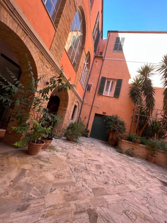 B&B Letterario Palazzo Pistocchi Терамо Экстерьер фото